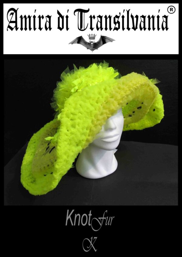 cappello-giallo-acido.jpg