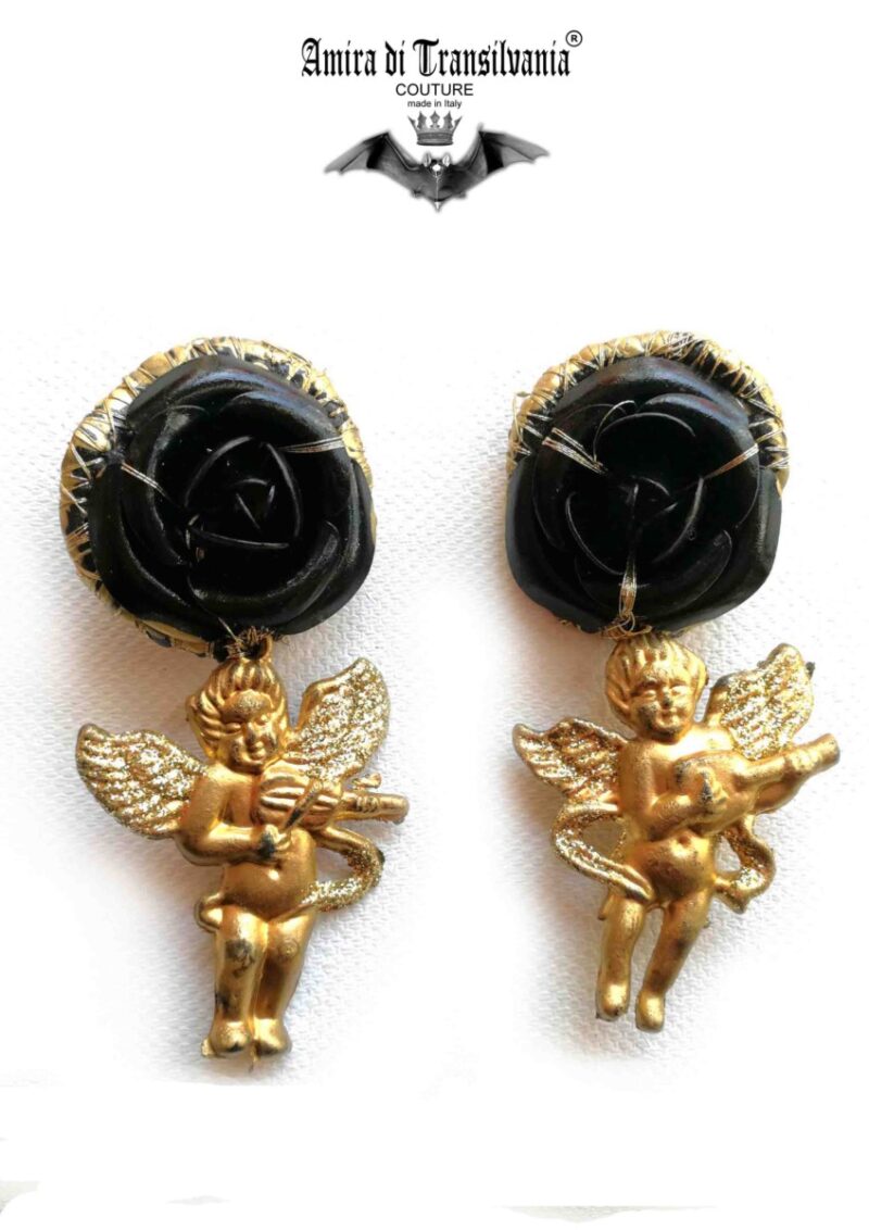 Orecchini neri con rose e angeli